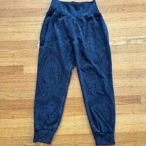 Athleta Salutation Textured Jogger in "Dreamweaver Black", Size XSP